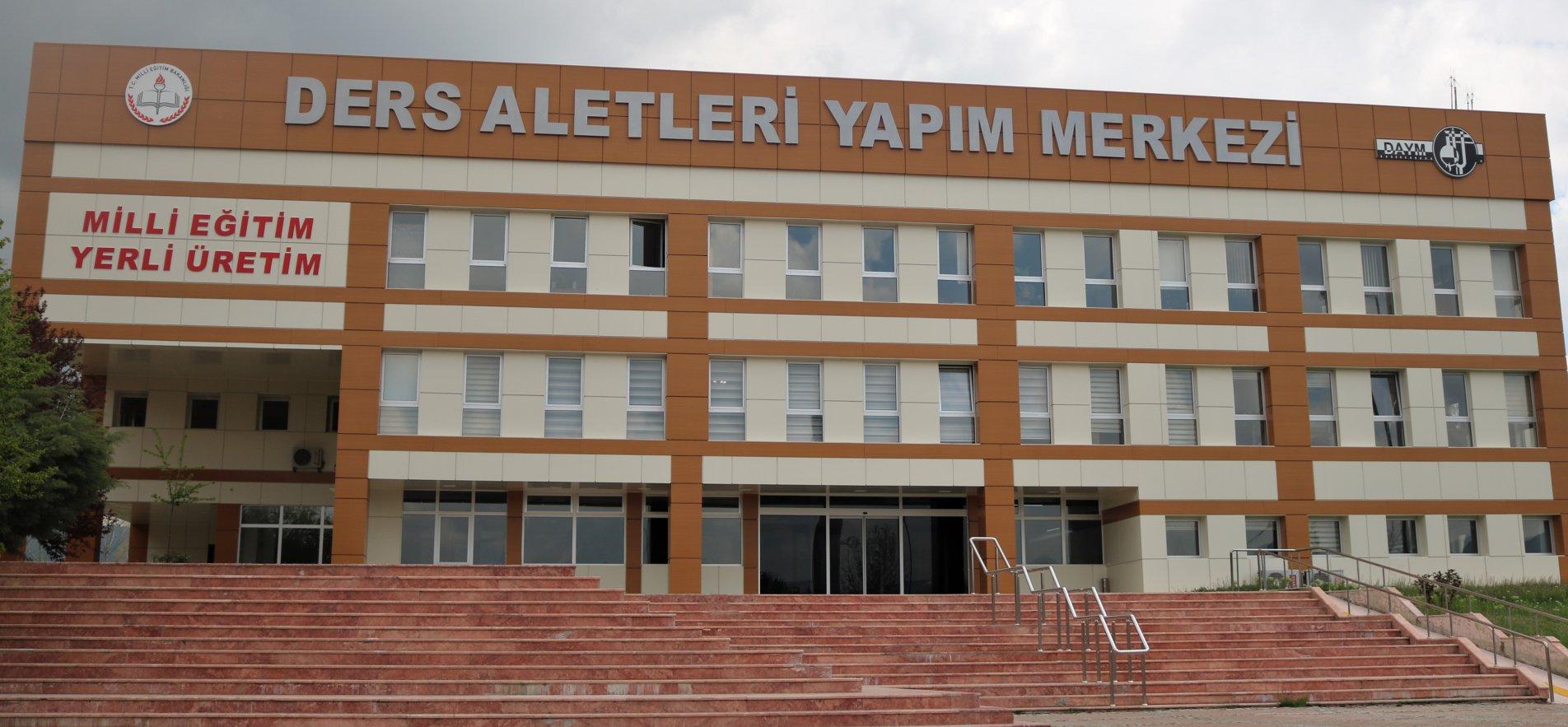 DERS GEREÇLERİNE "YERLİ VE MİLLÎ" DAMGA